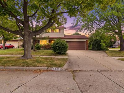 2747 Cromie Ct