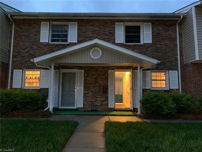 101 Oxford Pl APT 17