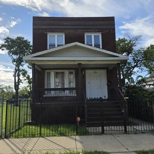 4441 W Congress Pkwy
