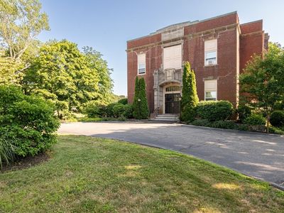 15 Green St APT 4