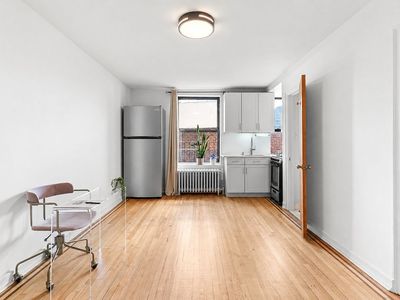 300 8th Ave APT 4N