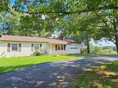 6988 Daniels Creek Rd