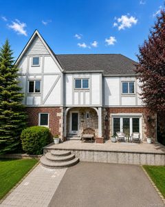 6 Manor Lane
