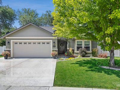 827 Lynx Dr