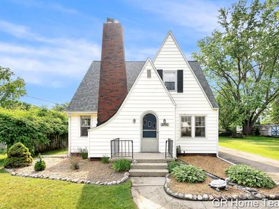3991 Costa Ave NE