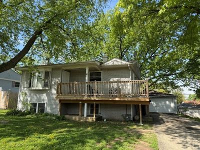 Property at 18 Birch St, Carpentersville, IL