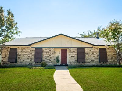 956 Lockhart Dr