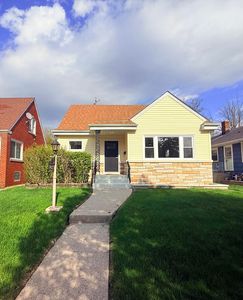 7421 Monroe Ave