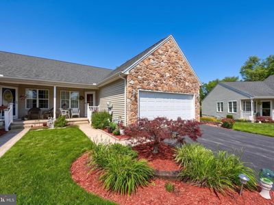 Property at 1738 Boxwood Ct, Dover, PA