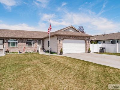 3729 E Heartland Cir