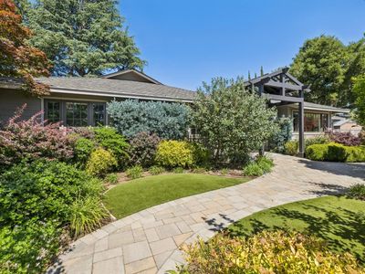 546 Cecelia Ct