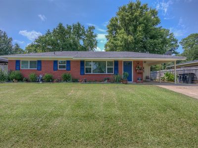 2612 Douglas Dr