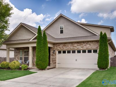 3029 Greenway Cir SE