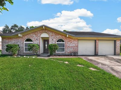 2305 Kingsway Dr