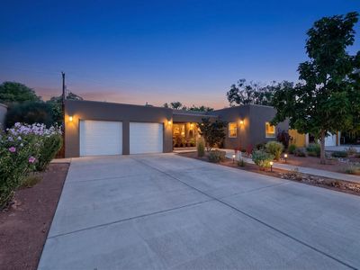 328 Fontana Pl NE