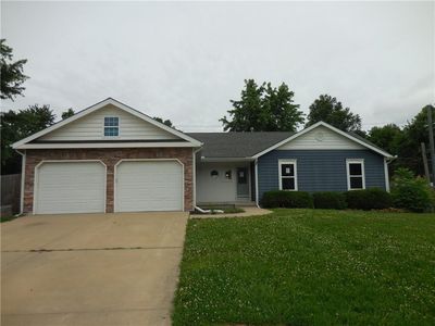 Property at 1000 Oakwood St, Harrisonville, MO