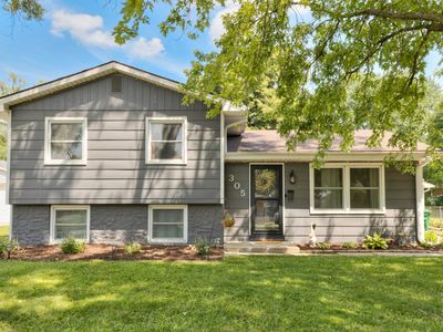 305 SW Westlawn Dr