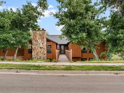 790 E Sherwood Dr