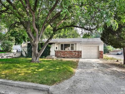 803 E Colorado Ave