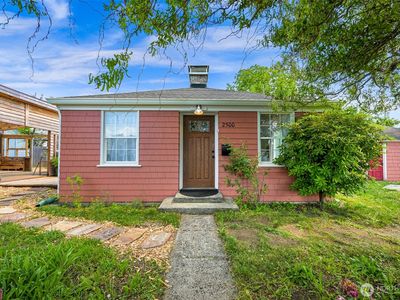 2500 I Street