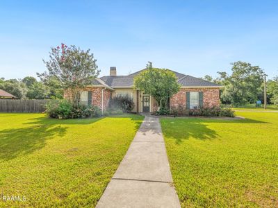 300 Bridgeport Ln