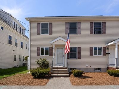 100 Railroad St