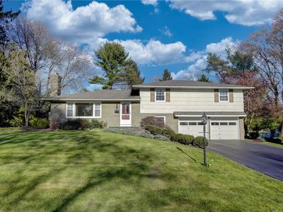 68 Hillcrest Dr