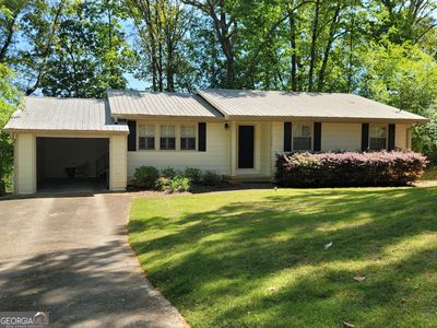 2212 Colonial Cir