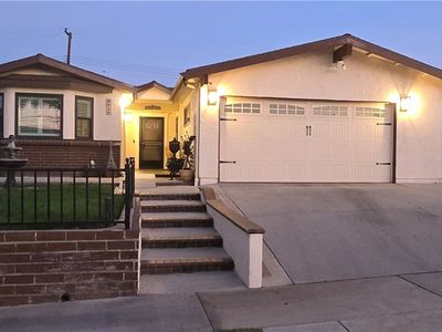 9918 Du Page Ave