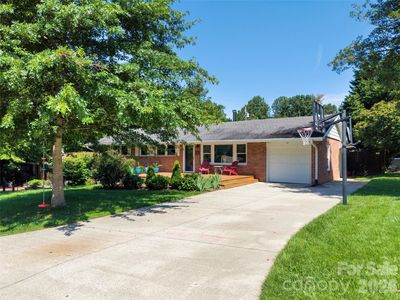 217 S Hillandale Dr