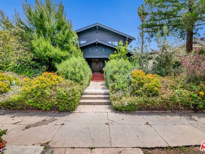 1812 S Bronson Ave
