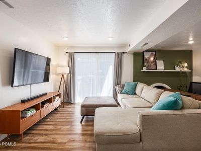 4878 S Highland Cir APT 2