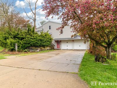 Property at 4067 Summit View Dr NE, Grand Rapids, MI