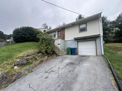 2212 Toledo