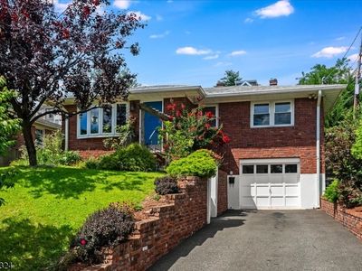 12 Francis Pl