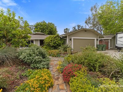 3695 Seneca Ct