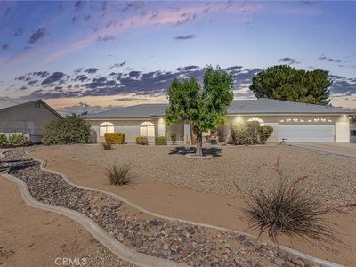 7592 Victor Ave