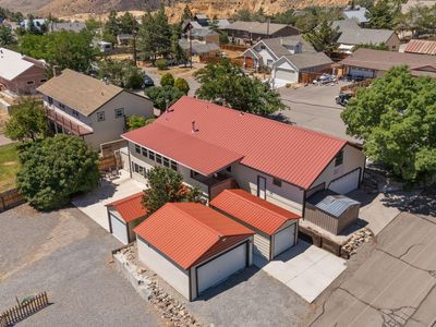 905 S E St