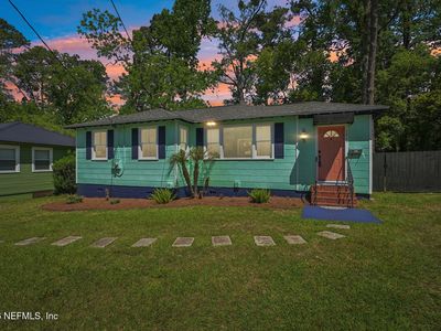 1315 AZALEA Drive