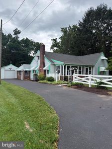 7 Pine St