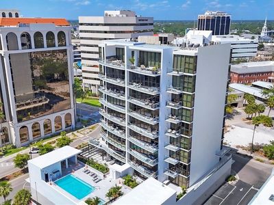 300 S Pineapple Ave #302