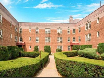 20 Davenport Avenue #1N