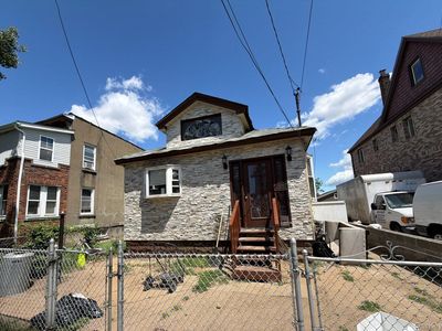 142-25 Bascom Avenue