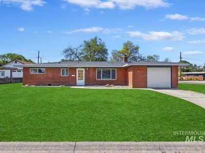 4011 W Greenbrier Dr