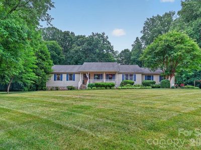 711 Candlewick Dr