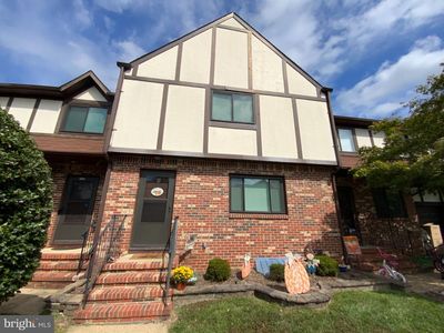 6 Devonshire Ct
