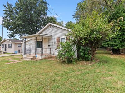 1031 N Forest Avenue