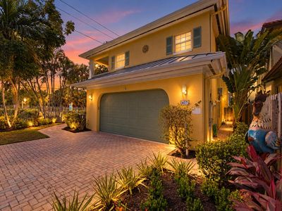 857 SW 11TH Court