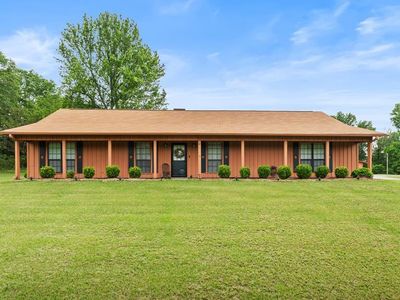 3211 Country Club Ln