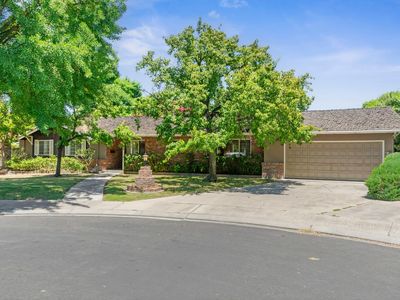817 Hampshire Ct